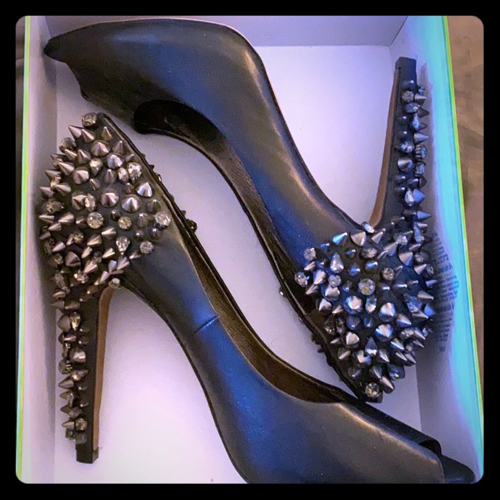Sam Edelman Lorissa black studded pumps size 10